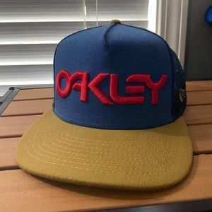 Oakley factory snapback trucker hat